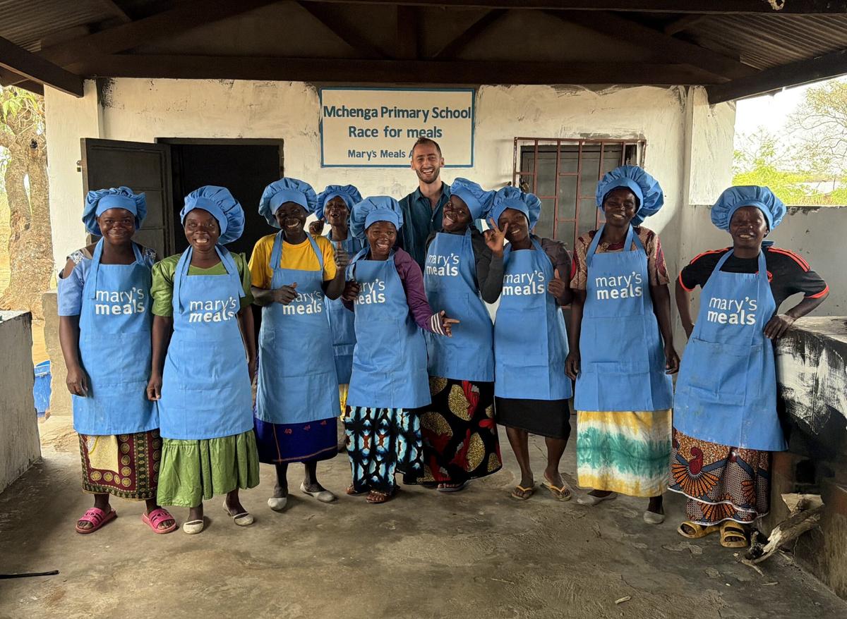 Afin de découvrir son programme d’alimentation scolaire, Ferdinand Habsbourg s’est rendu au Malawi, avant le début de la saison 2026.