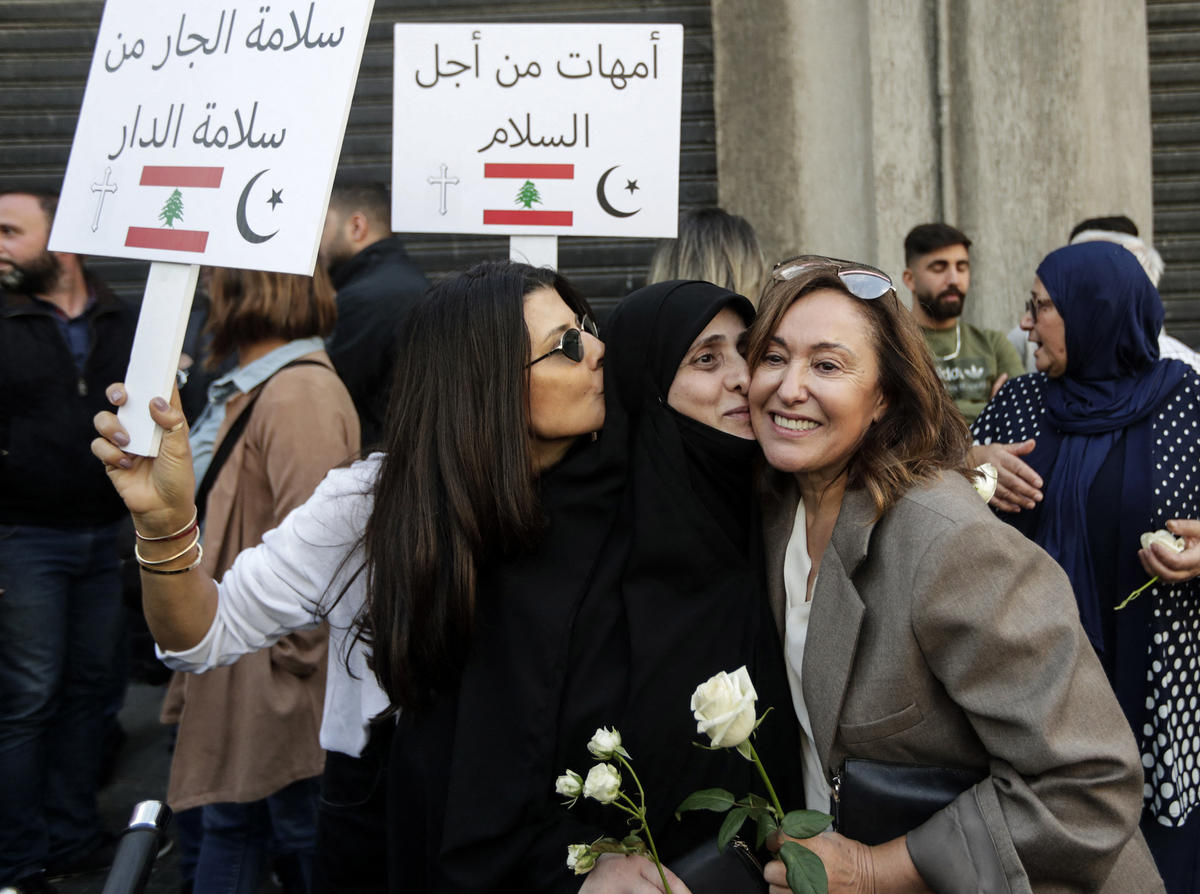 Lebanese-Christian-and-Muslim-women-For-PEACE
