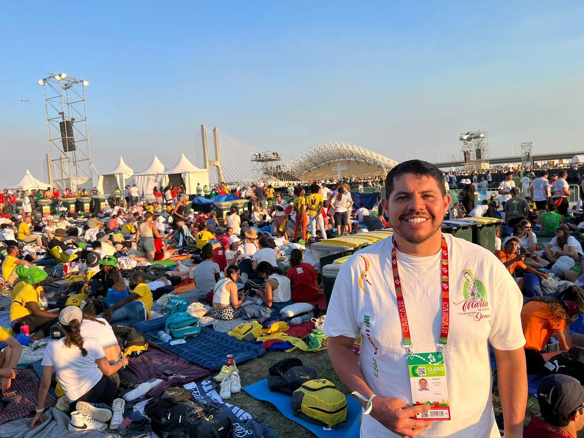 Padre Juan Pablo de Guadalajara México en la JMJ de Lisboa