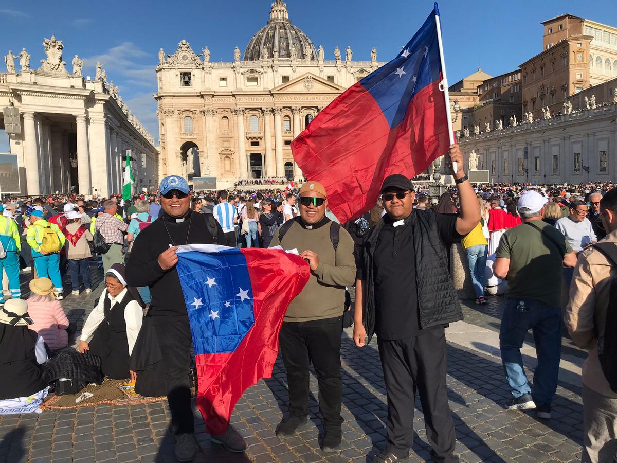 Atanasio-Eric-et-Luciano-Samoa