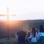 Tudi tako oznanjamo evangelij, ne da bi izrekli eno samo pridigo