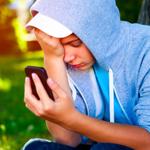 5 versículos bíblicos para quando seu filho não responder suas mensagens