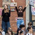 Blocage des lycées : “Il y a une résonance entre le monde algorithmique et les réactions de certains jeunes”