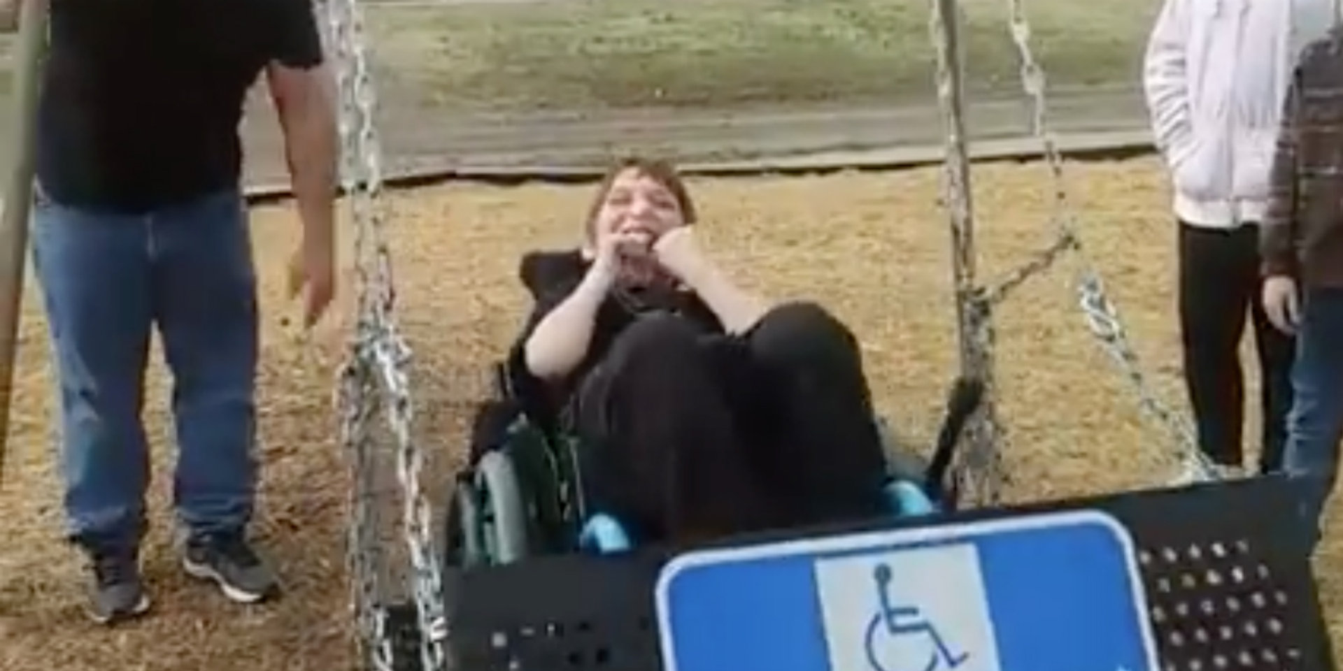 balancoire-handicap.jpg