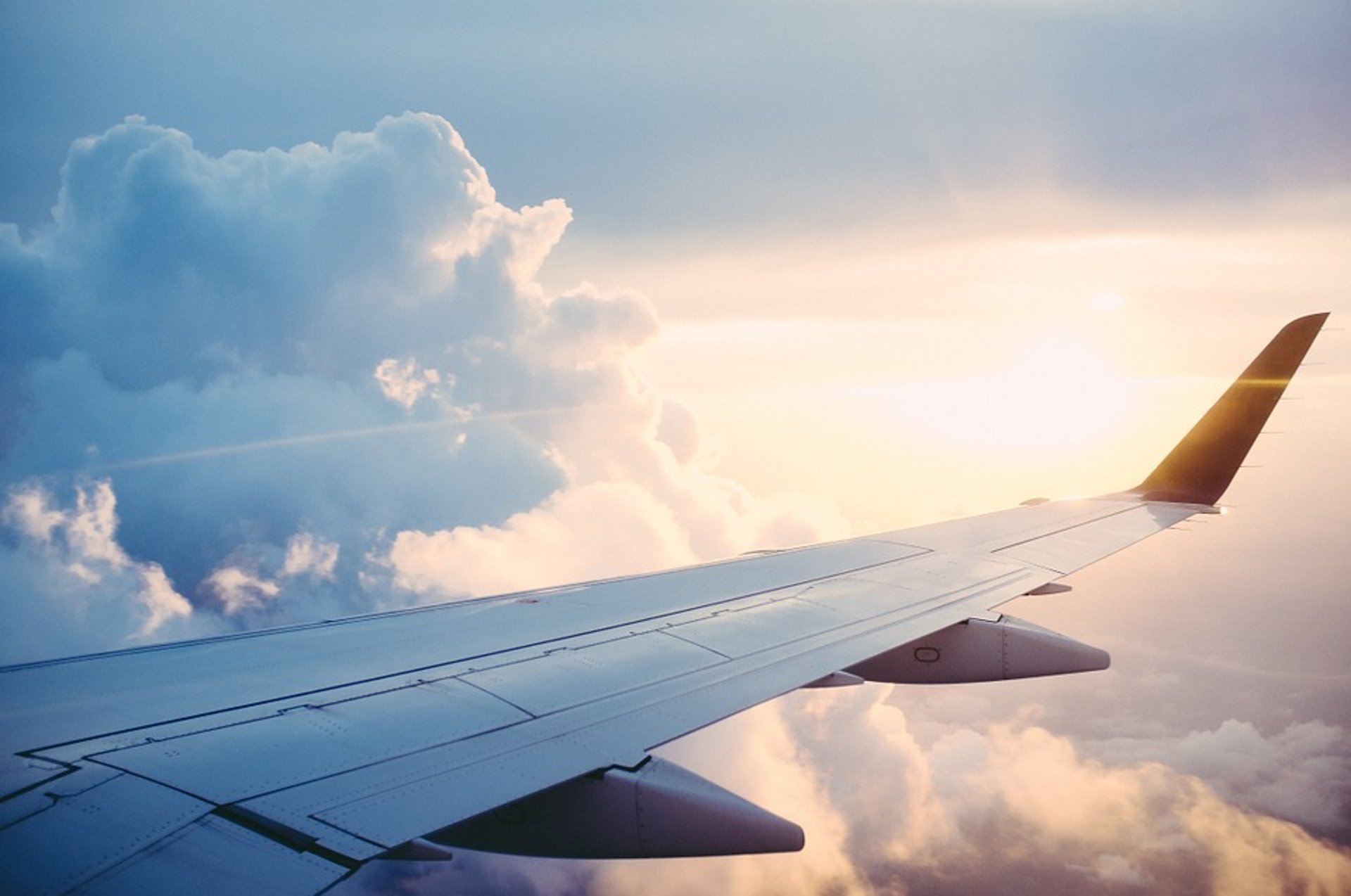 plane-841441_960_720