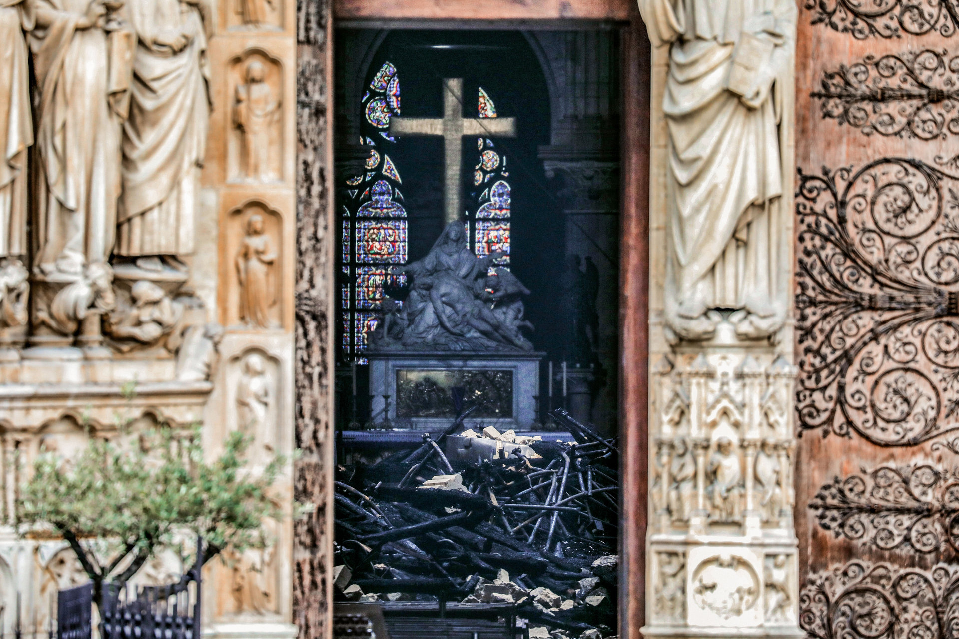 web-notre-dame-fire-ludovic-marin-pool-afp.jpg