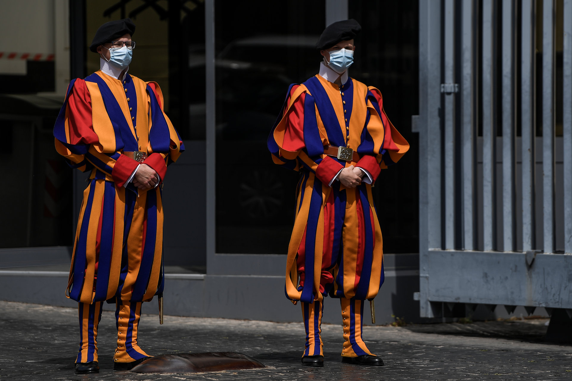 gardes suisses masques de protection