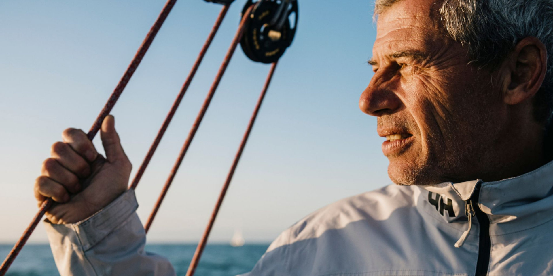 Sébastien Destremau sur son bateau du Vendée Globe
