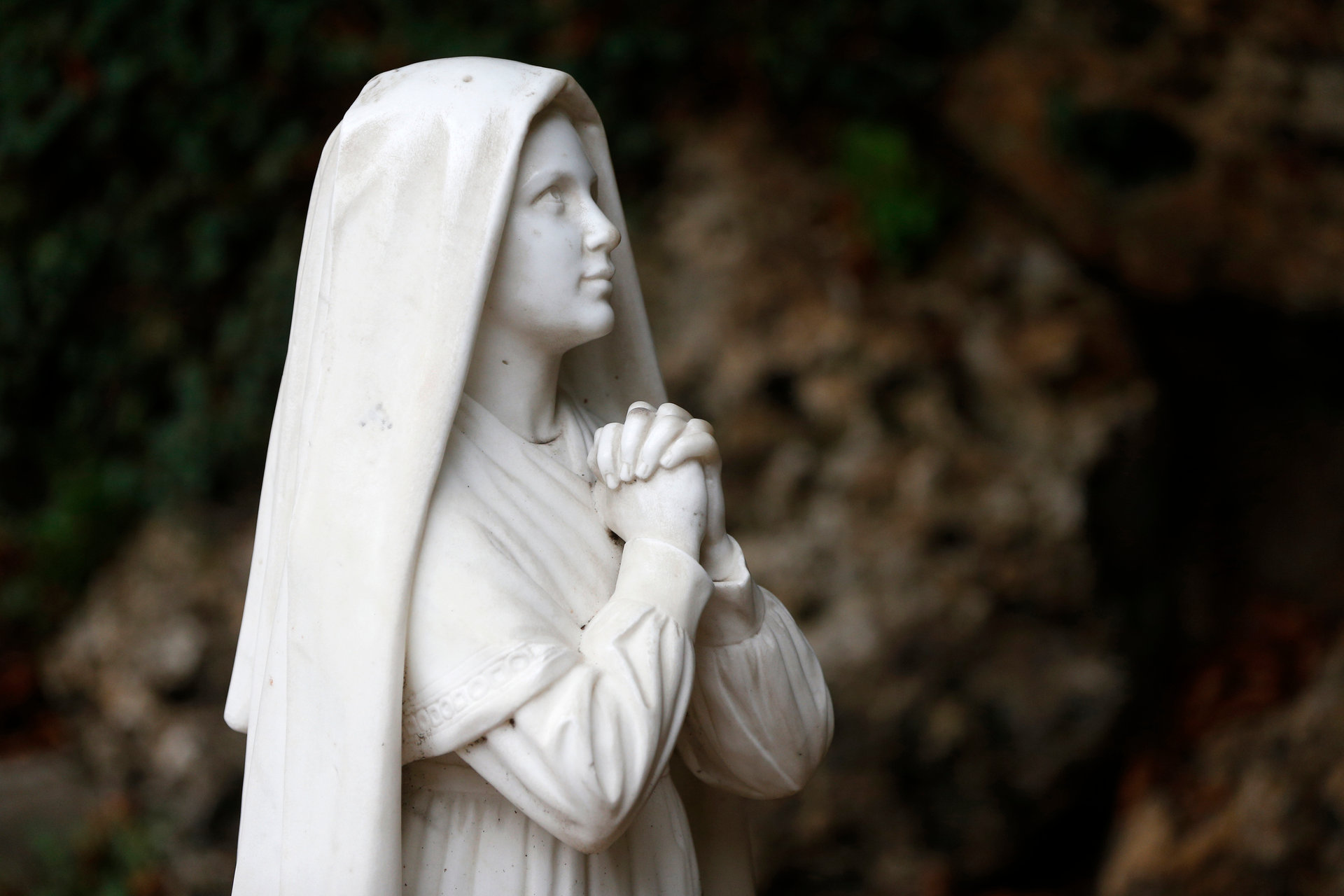 BERNADETTE-SOUBIROUS-LOURDE