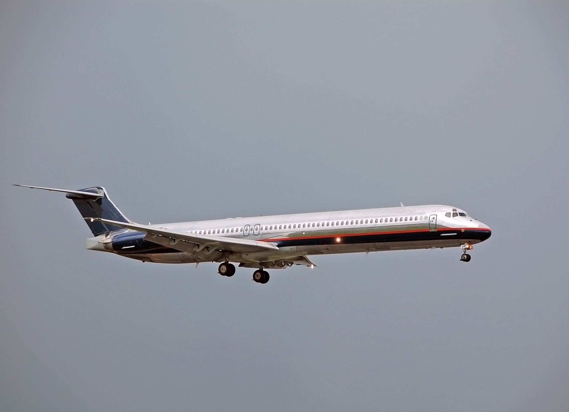 WEB2-PLANE-shutterstock_1733919.jpg