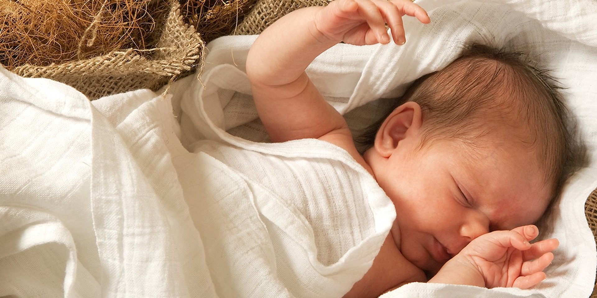 WEB3-BABY-INFANT-ADVENT-CHRISTMAS-shutterstock_38891632.jpg