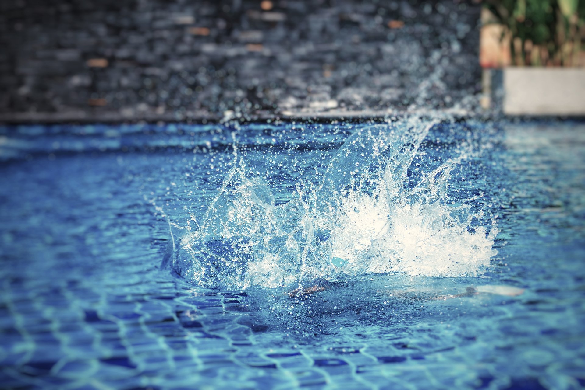 splash in pool