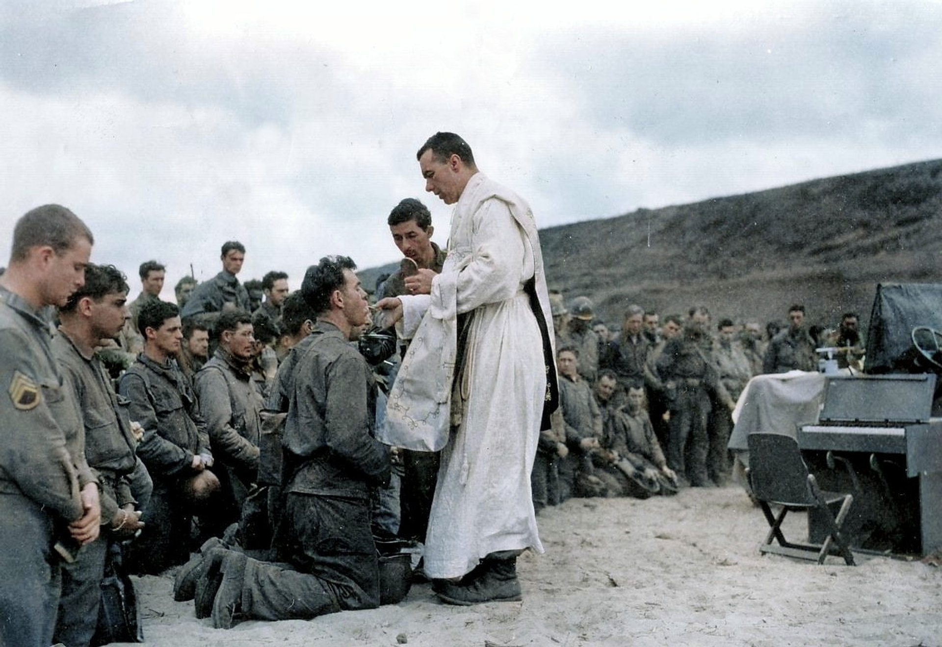 CATHOLIC-CHAPLAINS-NORMANDY-INVASION-COLOR.jpg