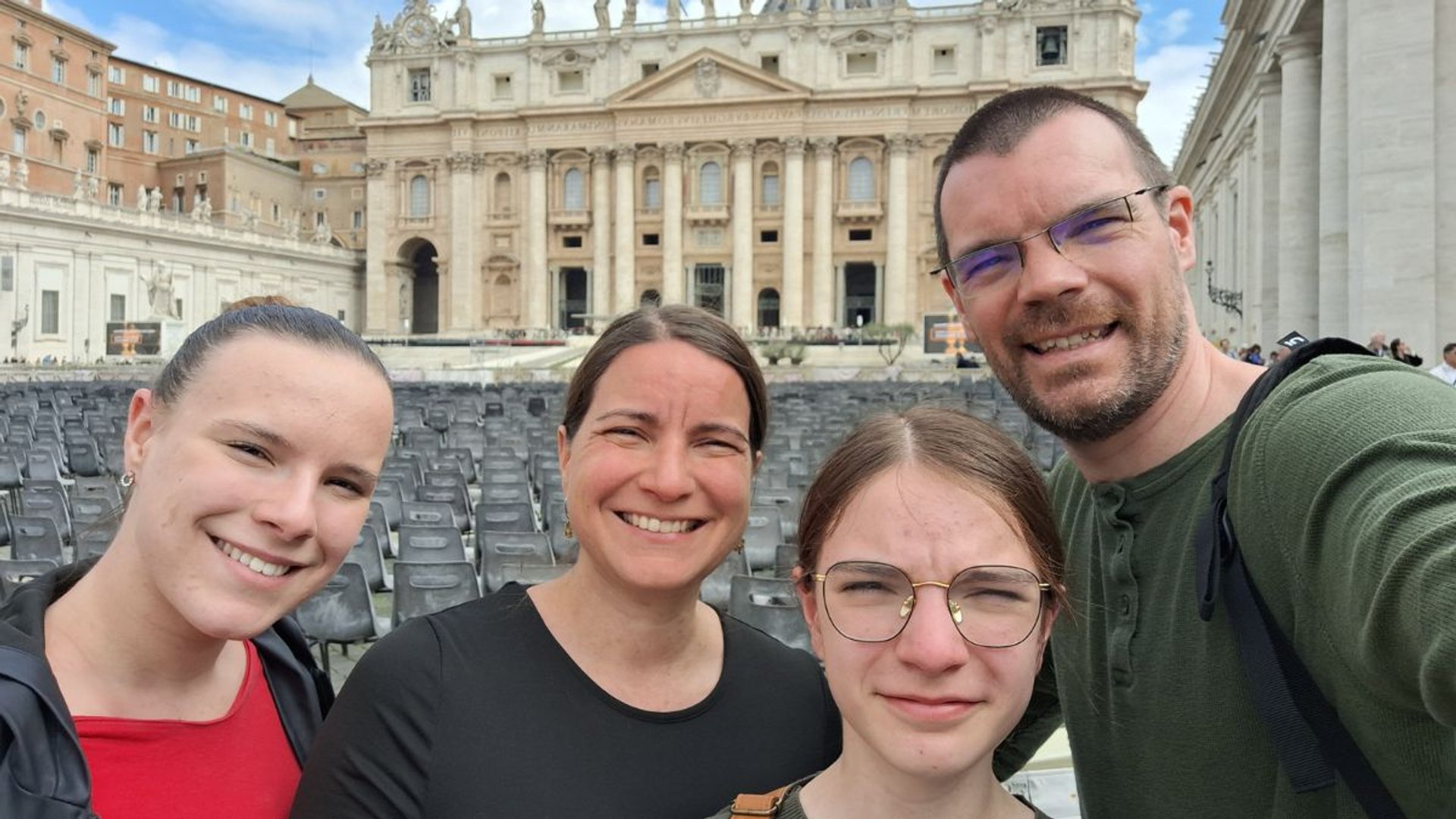 FAMILLE-JEAN-BAPTISTE-RENCONTRE-PAPE