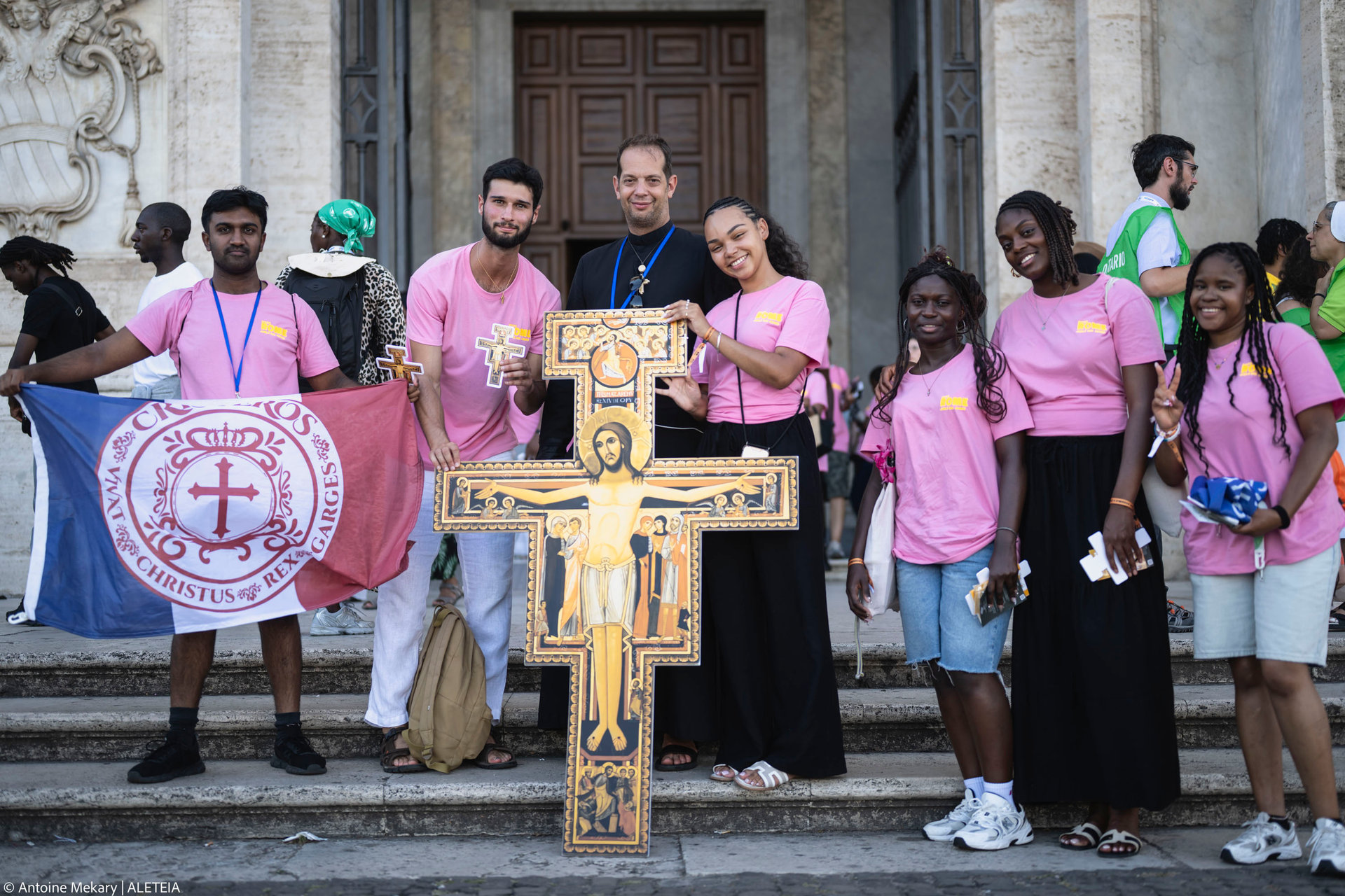 french-pilgrims-holy-door-st.-john-lateran-jubilee-youth-rome-2025