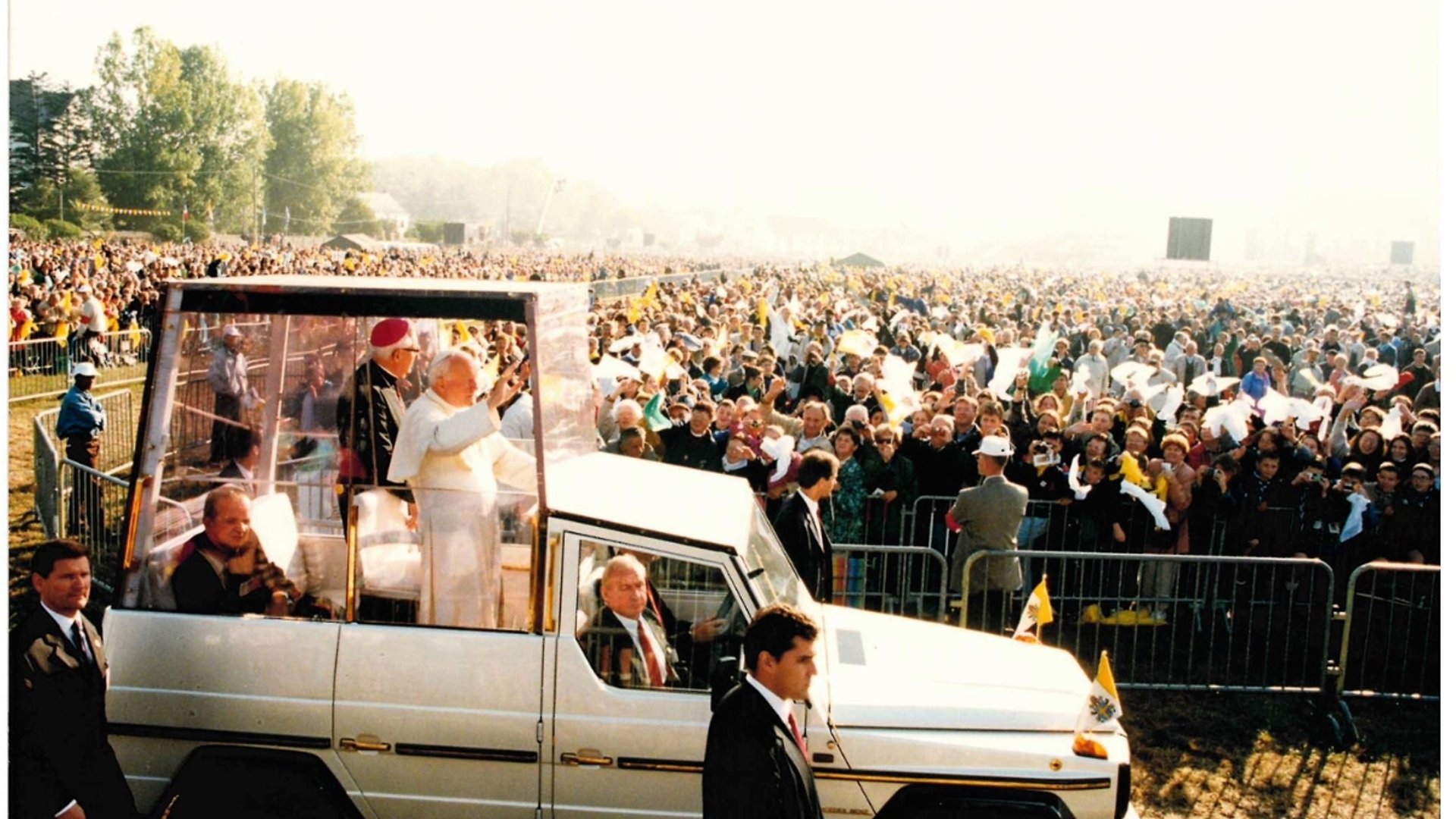 JEAN-PAUL-II-AURAY.jpg