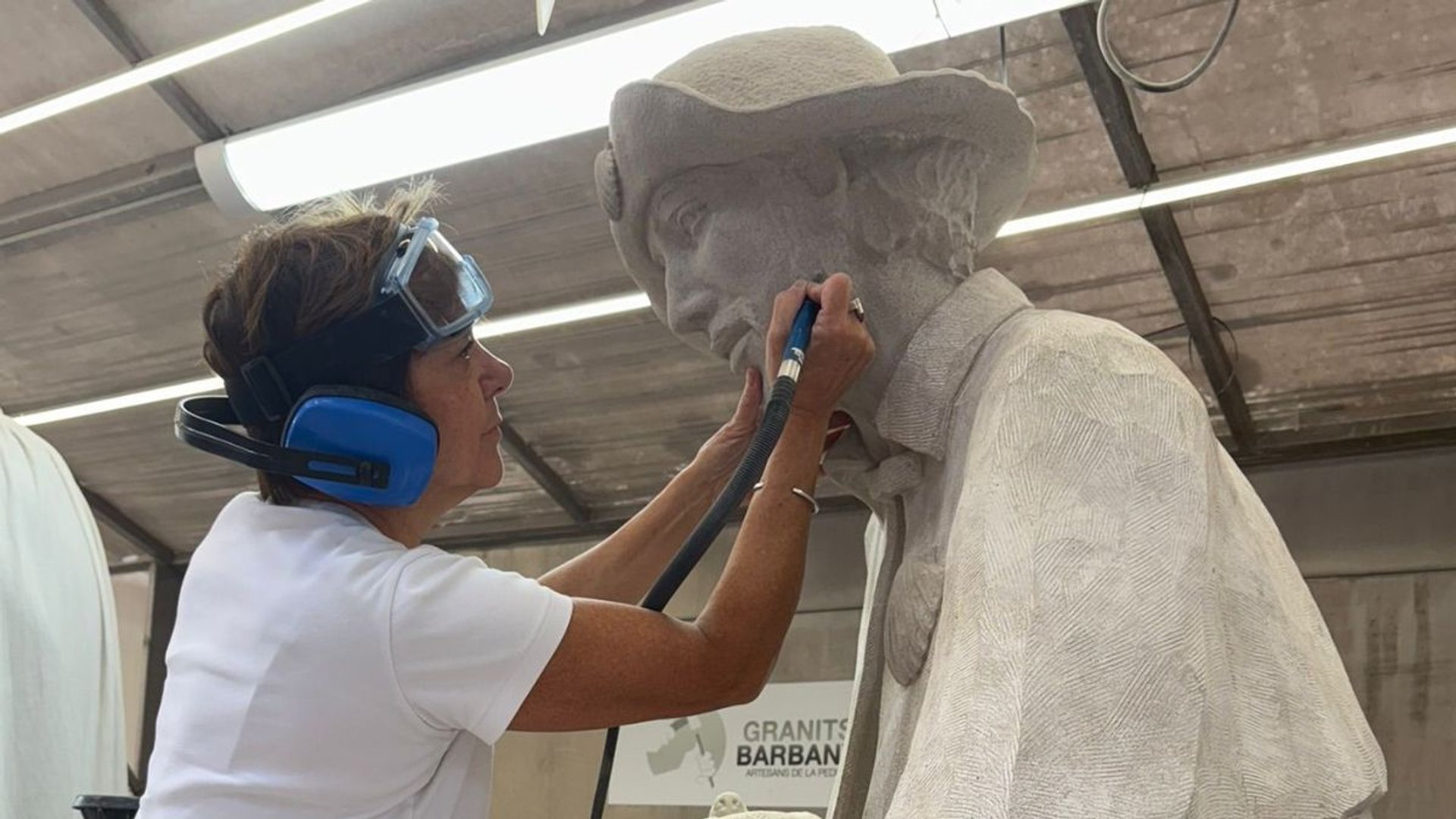 Sculptor Béatrice Bizot finalizes her Saint Roch for the Sagrada Familia