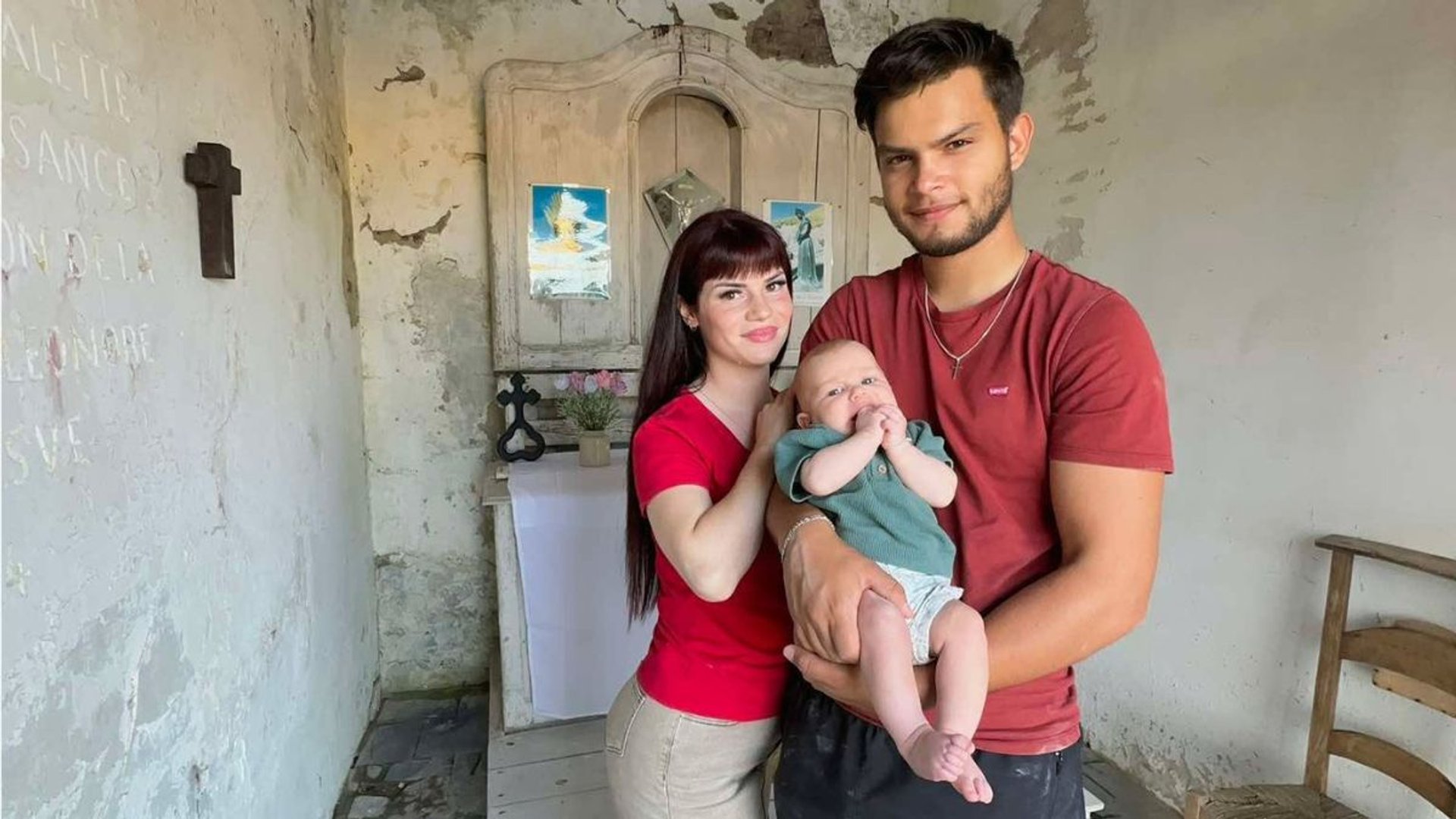 Tyron-et-Dalila-Chapelle-avant-travaux-famille.jpg