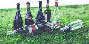 Nowa technologia kontra globalne ocieplenie: naukowcy zamienią CO2 w… alkohol!