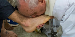 Pope Francis washes feet of convert to Catholicism from Islam