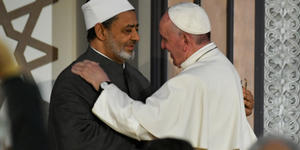 Pope Francis holds interfaith prayer with Muslim leaders for victims of 9/11