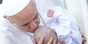 Pope Francis condemns use of human embryos for research