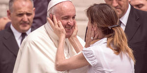 Siedem niespodziewanych telefonów Franciszka. Zgadnijcie, do kogo zadzwonił