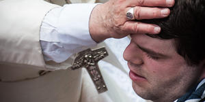 Pope: the stigmata teach us to help those who are wounded