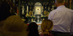 Why is the Jasna Góra Shrine one the most popular pilgrimage destinations in Poland?