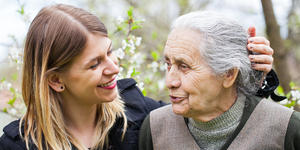 Si vives con un enfermo de Alzheimer, no te enfades con él