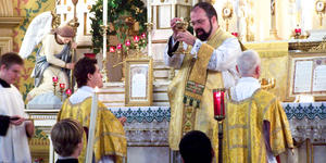 Por que pronunciamos palavras gregas na Missa?