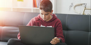 3 Apps to help you keep your kids safe online