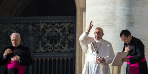 Papa Francesco: colonizzazioni ideologiche impongono sistemi educativi ai giovani