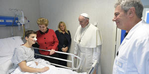 With love, respect, acceptance, says pope, the “dark shadow” of euthanasia disappears