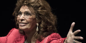 Sofia Loren: el Papa me regaló un rosario, gracias a él vuelvo a sentir cercana la fe