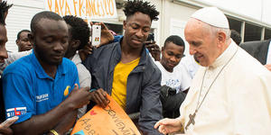 «El papa podría traer de Chipre a un grupo de refugiados», confía uno de los coordinadores de la visita del Papa a la isla