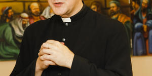 Por qué a algunos sacerdotes católicos se les llama párroco