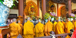 Dialogue with Buddhism &amp; China: Challenges for the Pope in Mongolia