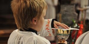 Ministrant z Downovim sindromom je novomašnika naučil pomembne lekcije