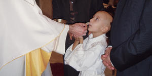 “Jezus, objemi me!” Presunljiva molitev devetletnega Manuela, ki je umiral zaradi raka