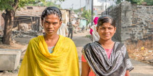 India, tolto l’utero a migliaia di donne: senza mestruazioni lavorano di più