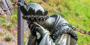 Por que a Virgem Maria estava chorando em La Salette?