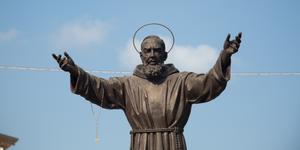 Dons e carismas extraordinários do Padre Pio