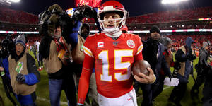 Forget the Kelce-Swift photos, this is the only NFL image you need