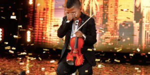 O garoto que superou o bullying tocando violino