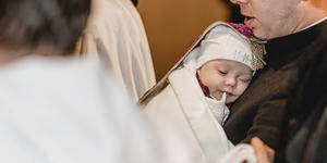 Ochrzciliśmy naszą córkę w nadzwyczajnej formie rytu rzymskiego [zdjęcia]