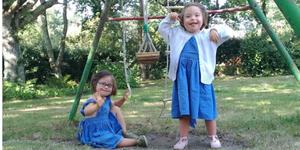 Sixtine et Ombeline, des jumelles qui ont mis leur famille sens dessus dessous