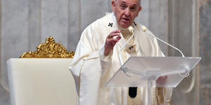 Papa Francesco: i politici cerchino il bene delle popolazioni e non del proprio partito