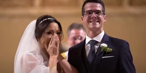 Groom surprises bride during their wedding ceremony with the most thoughtful gesture