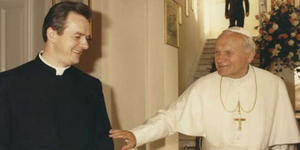 Papa João Paulo II: “você corta o meu cabelo para eu ficar bem no conclave?”